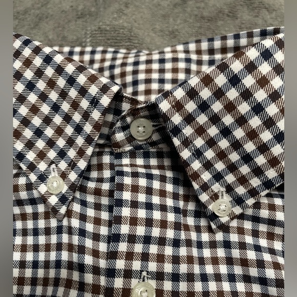 IZOD Men's Classic Stretch Fit Buttondown *Excellent Condition* - Picture 4 of 4